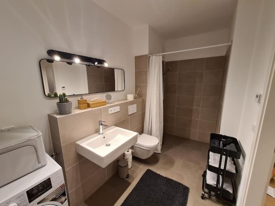 פריילאסינג Neu, Zentral, Schoen, Bergblick, Suedterrasse מראה חיצוני תמונה