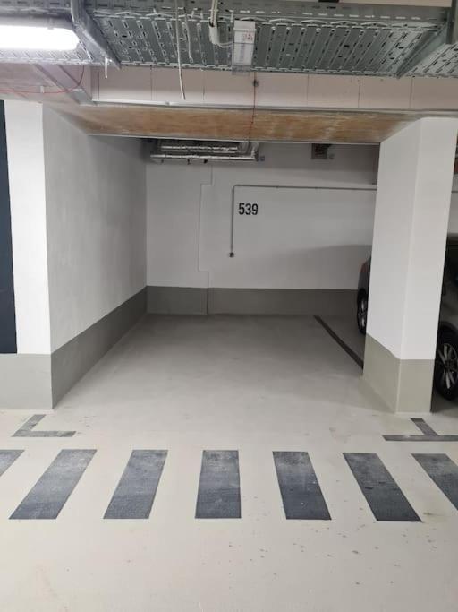 פריילאסינג Neu, Zentral, Schoen, Bergblick, Suedterrasse מראה חיצוני תמונה